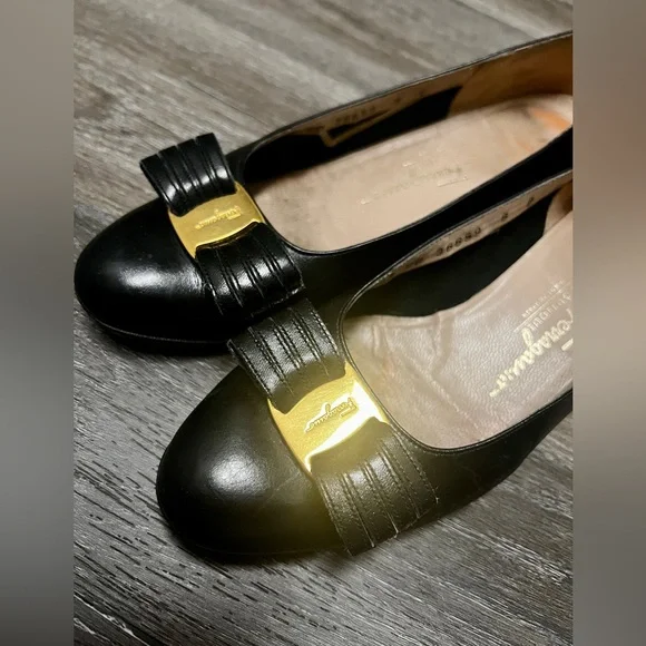 Salvatorre Ferragamo Vara Block Heels - Picture 3 of 6